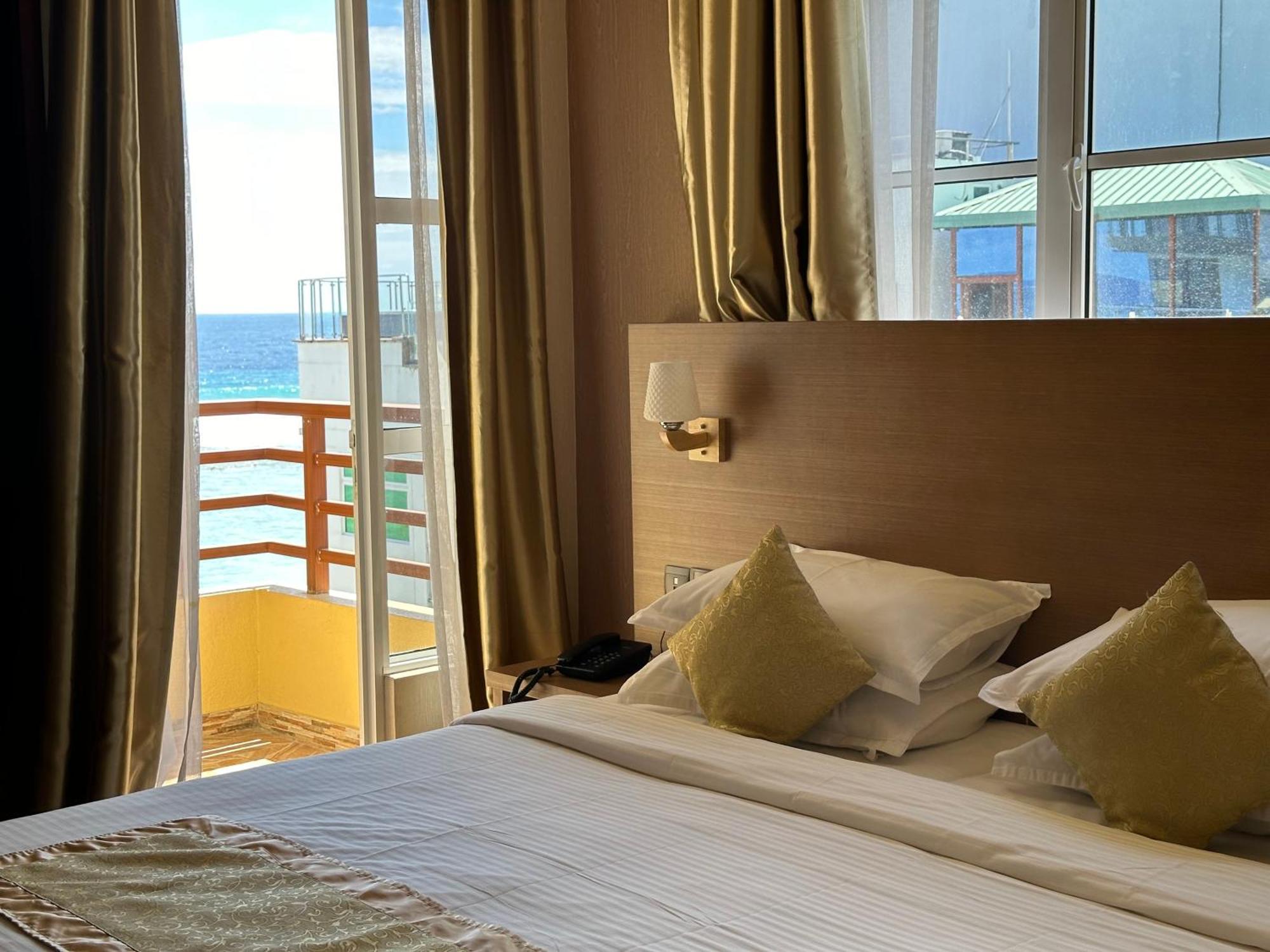 Three Inn Hulhumale Exterior foto